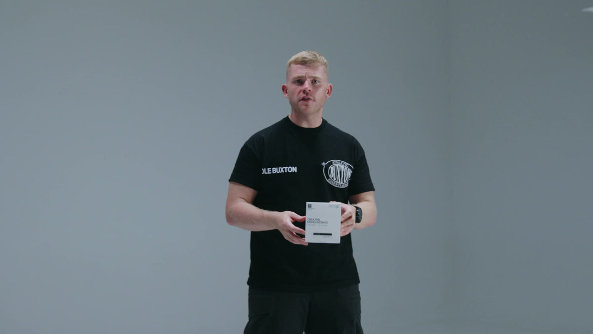 Venturi Labs presenter holding a Venturi creatine monohydrate box